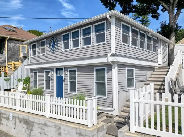 8 Green St, Buzzards Bay, MA 02532