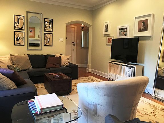 3rd image of 1418 W Berwyn Ave #2N