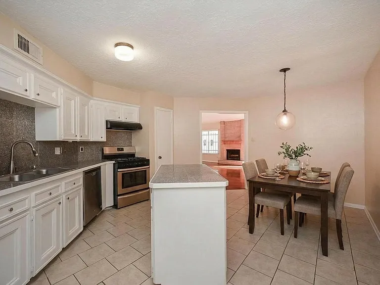 7918 Chancel Dr — Photo 7