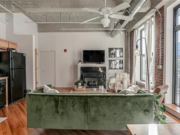 4th image of 2029 Grand Ave Unit 312