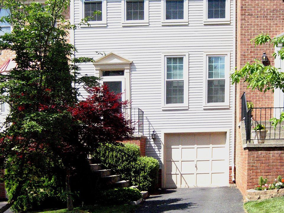 1st image of 4232 Sleepy Lake Dr