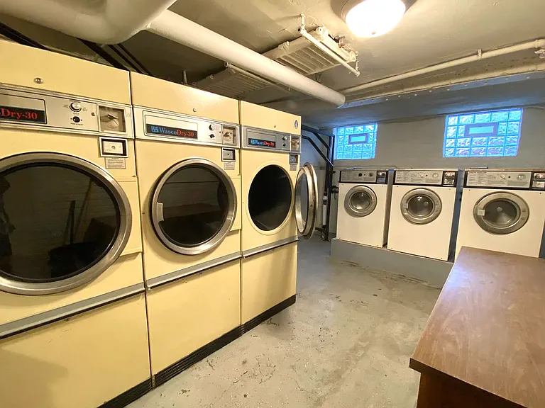 6529 N Lakewood Ave #1 — Photo 9