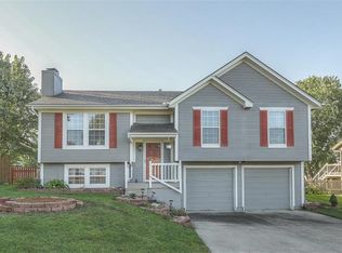 1903 Allendale Dr, Greenwood, MO 64034