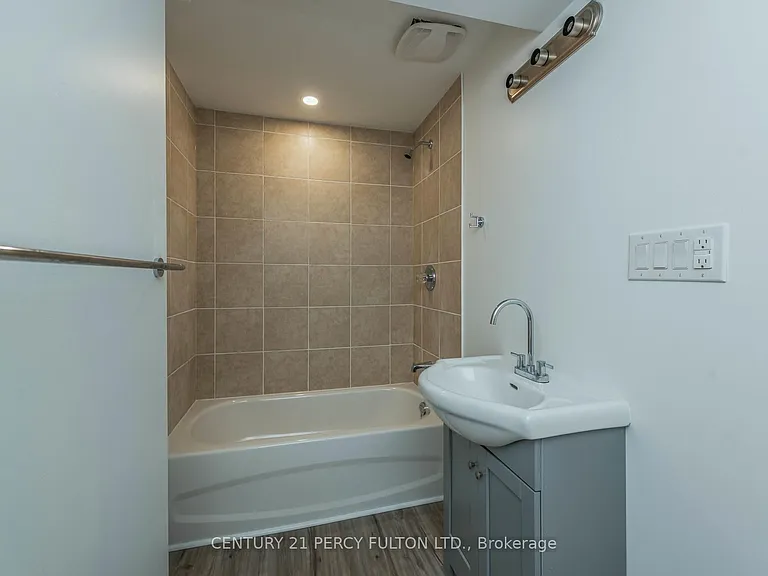 1 Cragg Cres #BASEMENT — Photo 14