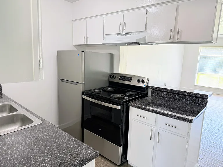 2104 James Bowie Dr #1 — Photo 2