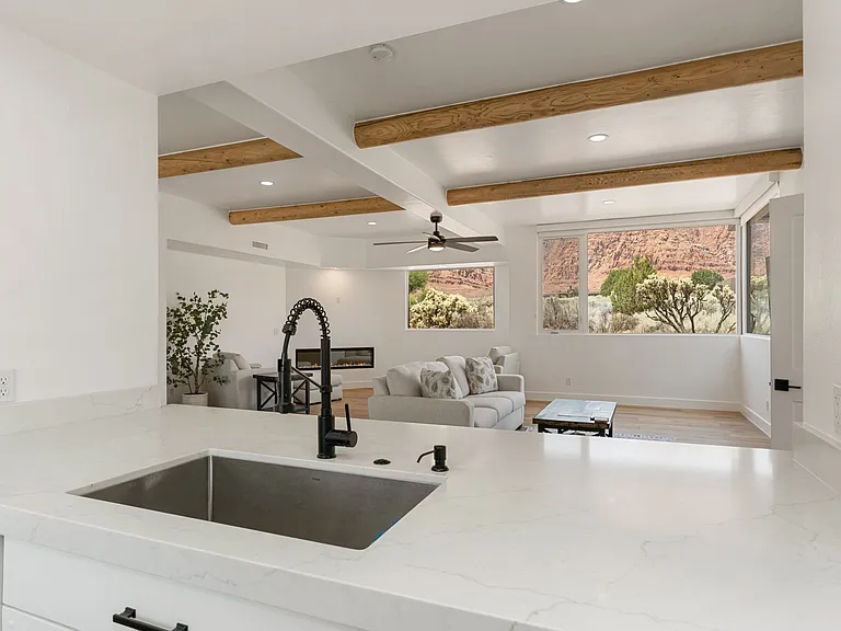 1602 N Sutava Dr — Photo 12