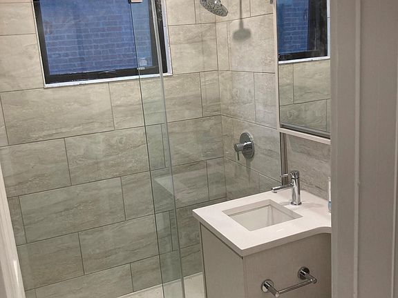 5th image of 595 Mohawk St #595