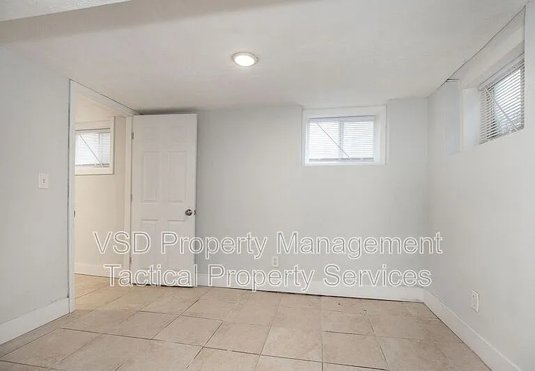 2048 W 98th St #6 — Photo 4