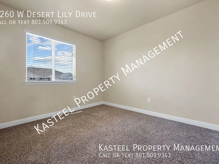 3260 W Desert Lily Dr — Photo 17