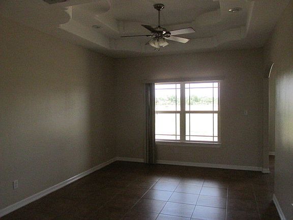 2nd image of 1009 W Dawes Ave