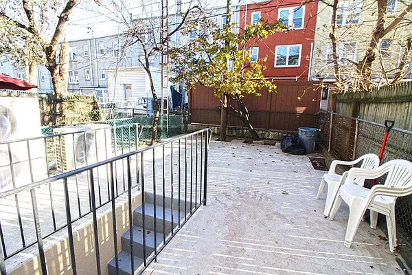 Rented by Modern Spaces | media 17