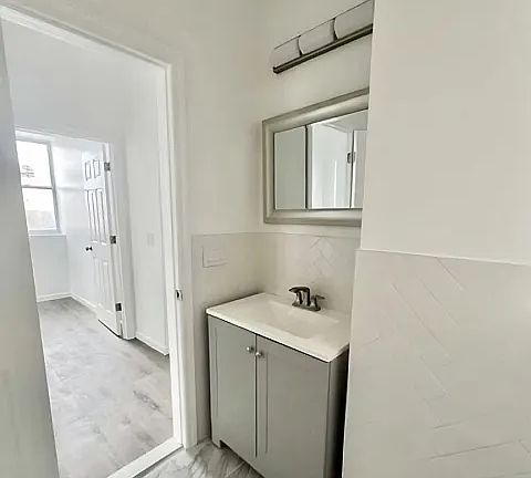 2nd image of 280 Macarthur Ave #3