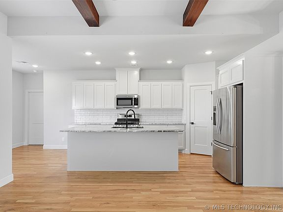 4th image of 10840 S 274th Eastavenue