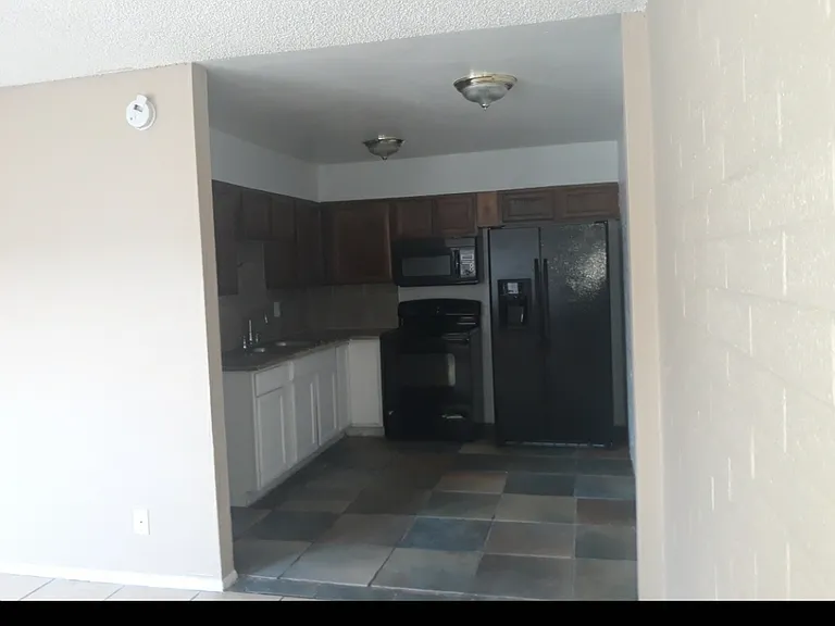 9825 N 11th Ave — Photo 6