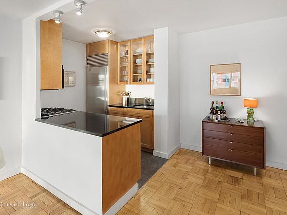 4th image of 79 W 12th St APT 5E