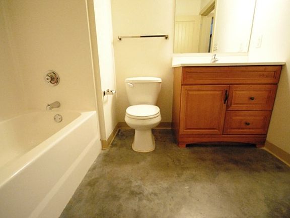3rd image of 1916 Lucas Ave APT 215