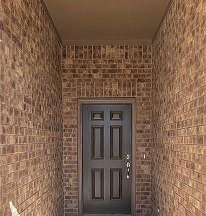 5th image of 7307 Leonardo Dr