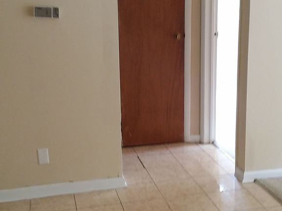 2nd image of 748 Nellie Ave APT 3