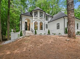 1428 Valley View Rd, Dunwoody, GA 30338