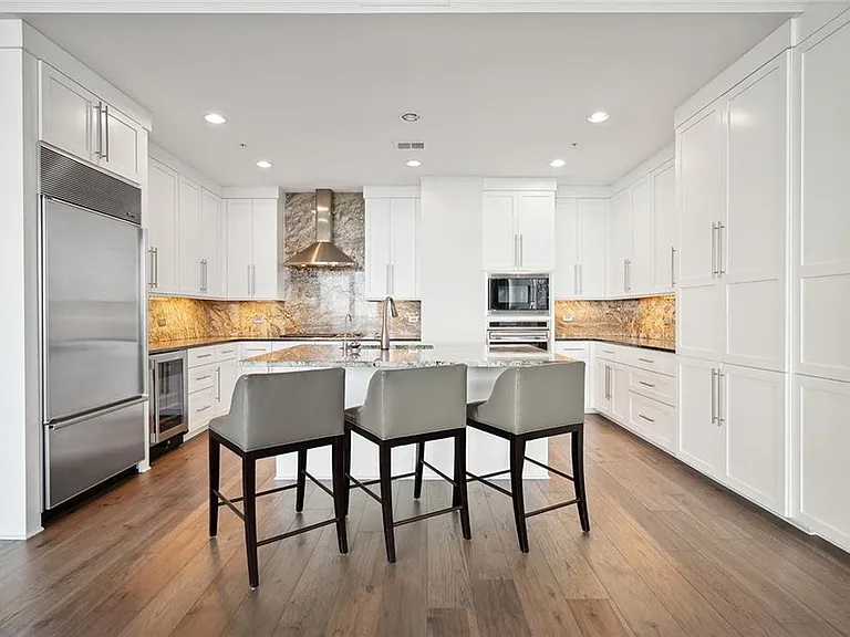 3344 Peachtree Rd NE #3202 — Photo 13
