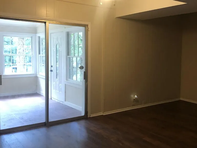 3328 Romelie Dr — Photo 9