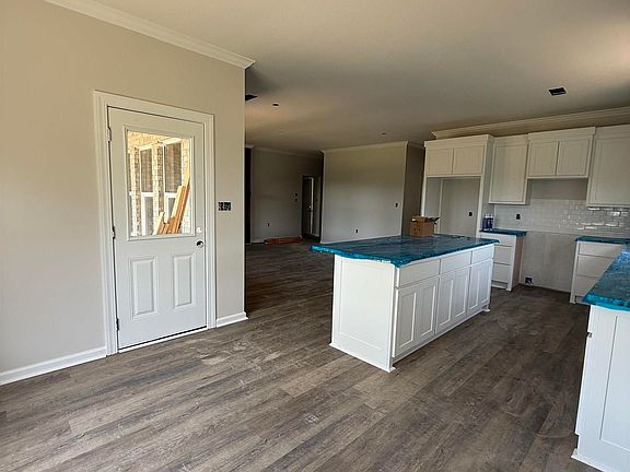 2nd image of 507 Madeleine Cir