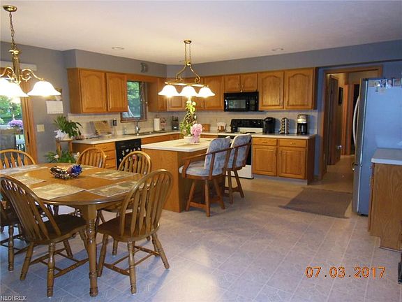 5th image of 1370 Scenic Ln