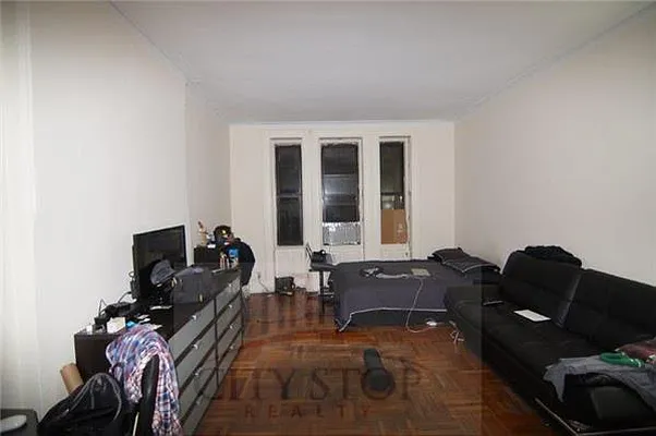 Rented by City Stop Realty | media 9