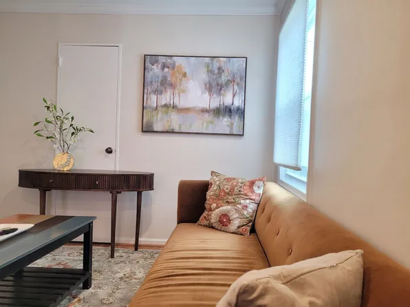 2028 Pimmit Dr #Id1473419p, Falls Church, VA 22043