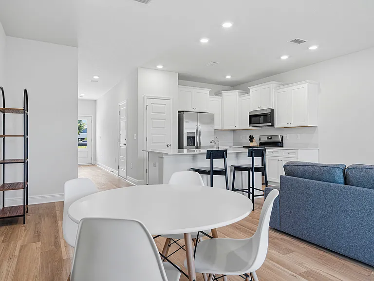 4487 Wendell St — Photo 9