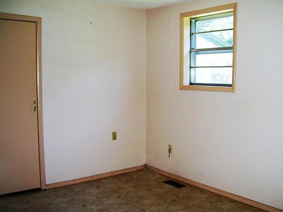 5th image of 192 Private Road 2264