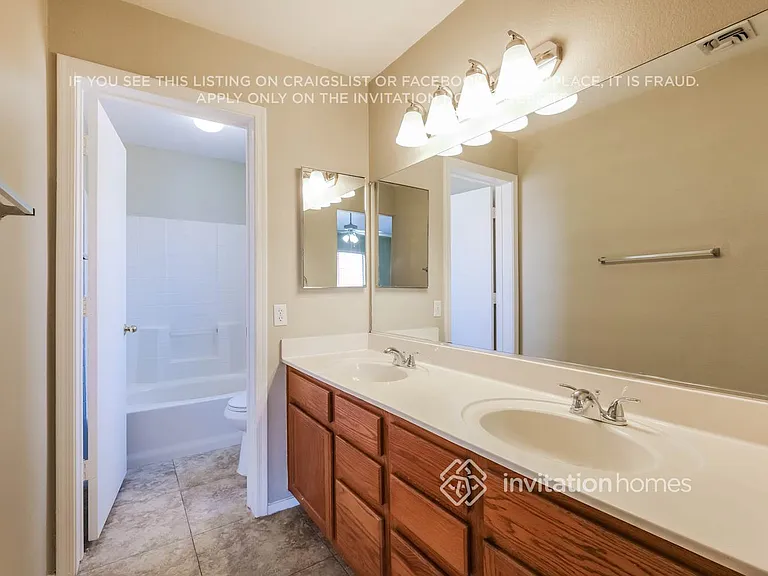 2703 N 87th Ave — Photo 12