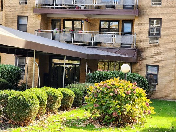 40 Stoner Ave APT 1S