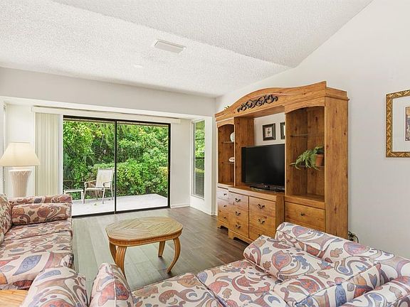 4th image of 9218 Championship Ln