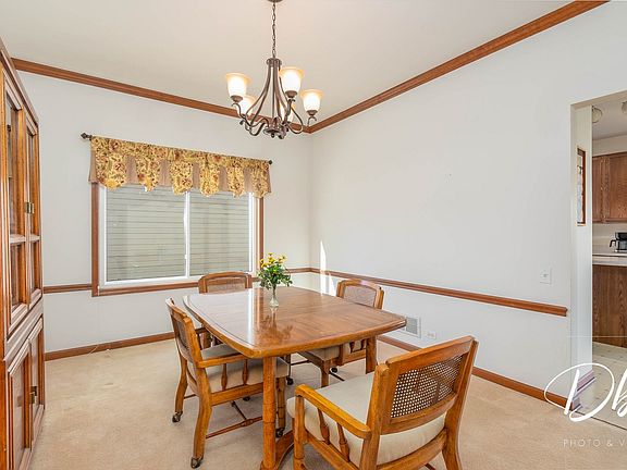 4th image of 252 Carters Grove Ct