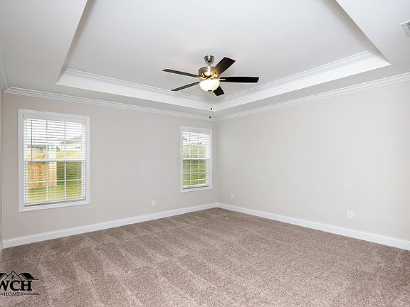 3rd image of 303 Creekside Dr
