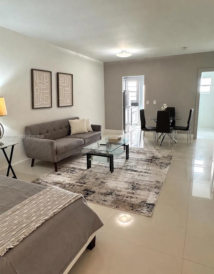 1604 Drexel Ave — Photo 2