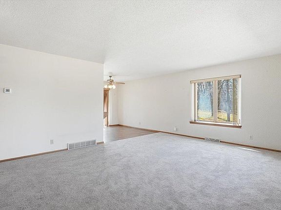 4th image of 2082 Asplund Rd