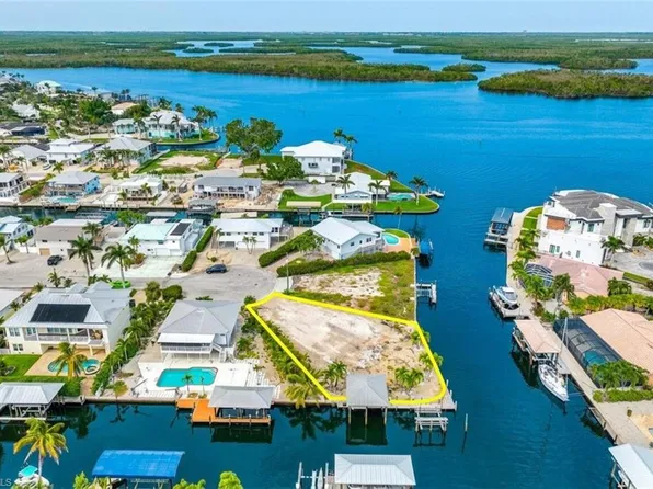 18 Avenida Carita, FORT MYERS BEACH, FL 33931