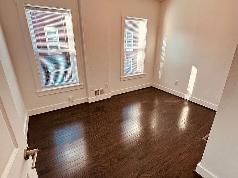 214 W Hope Ave — Photo 6