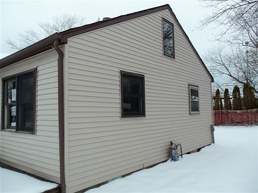5th image of 726 Hiways Ave