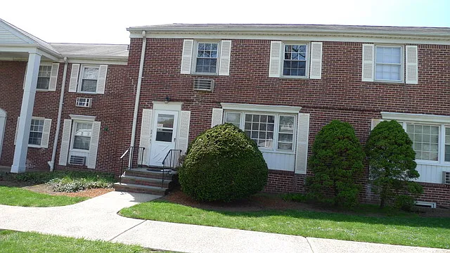 445 Morris Ave #A8