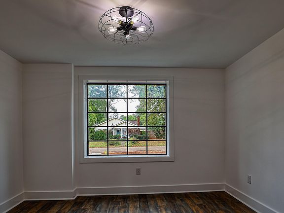 4th image of 1122 Wellman Ave Unit 2