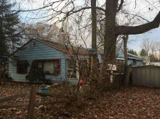 5018 Thornapple Dr, Waterford, MI 48327