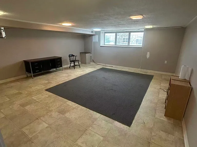 2345 Griffith St — Photo 14
