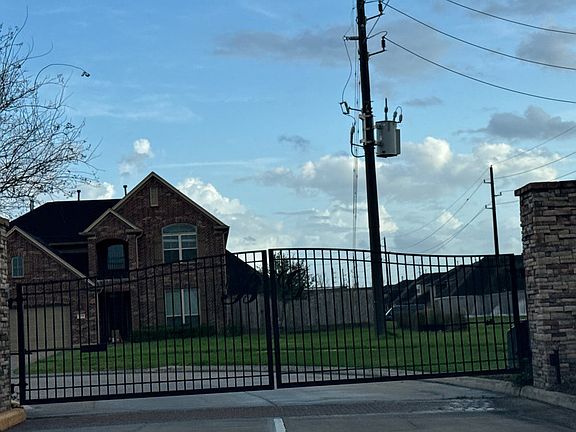 2nd image of 4907 Mountain Maple Trl