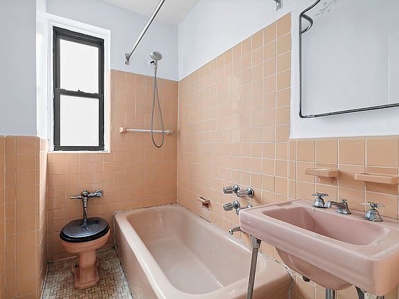 4th image of 405 W 57th St APT 6C