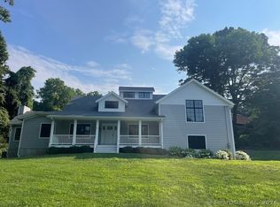 6 Singing Woods Ct, Norwalk, CT 06850