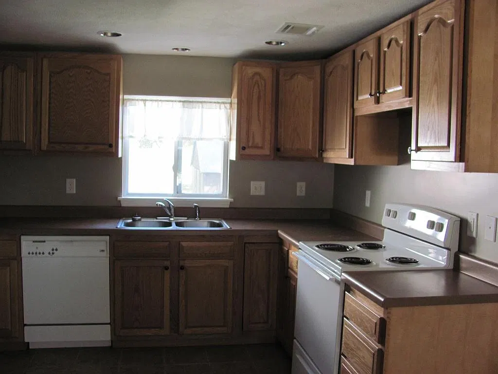 2 bed, 856 sqft, $1,200 — Photo 3