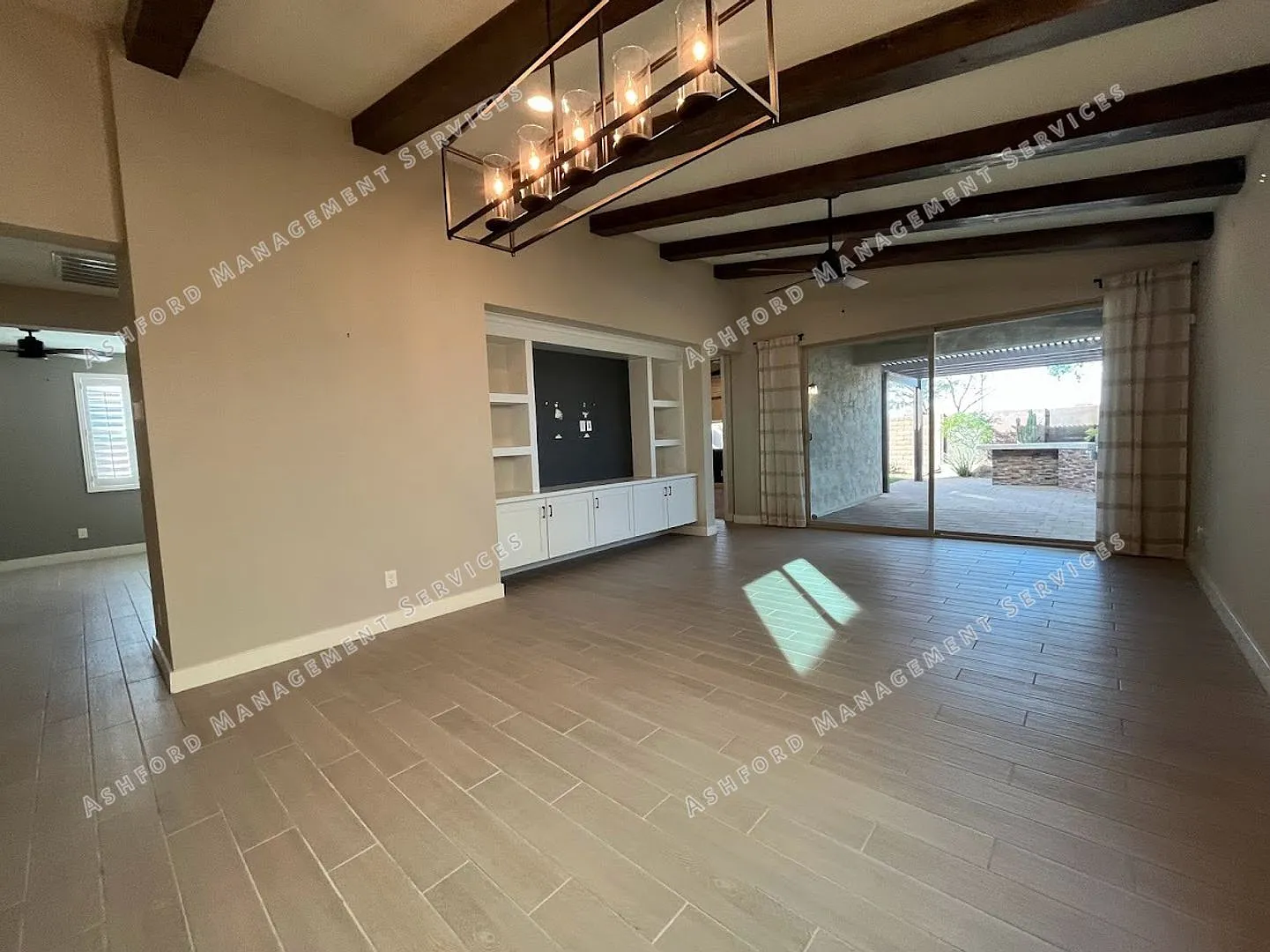 Beautiful 3 Bedroom 2 Bathroom Home In Peoria — Photo 4